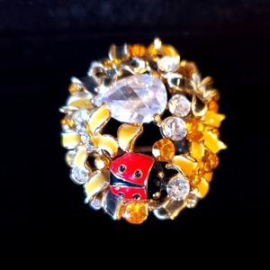 Gold flower cluster fashion ring